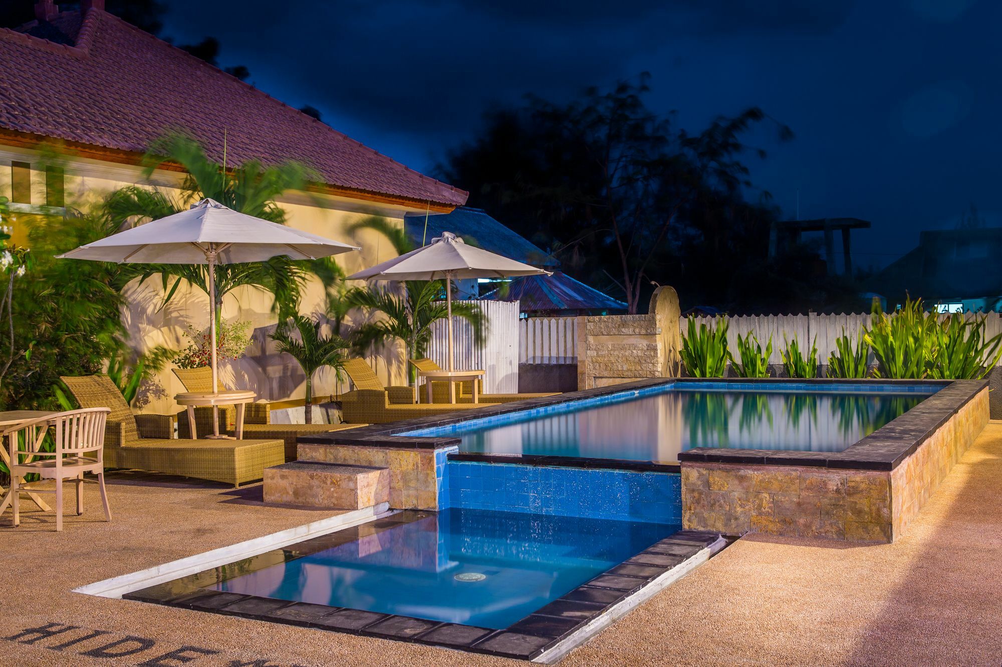 Tropical Hideaways Resort ギリ島 エクステリア 写真